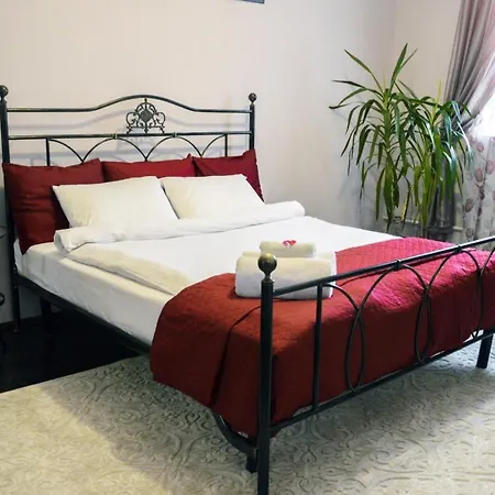 Апартаменты На Красной Apartment *